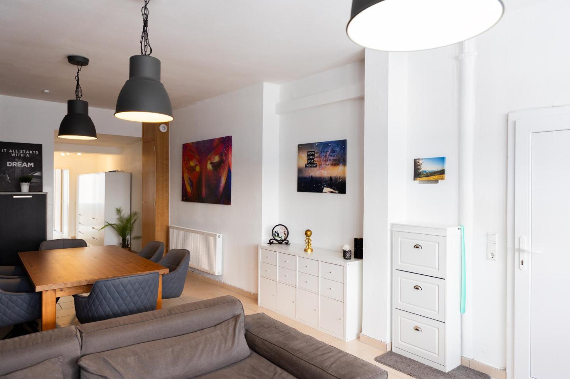Designer Loft Center, Secured Parking, Cozy Apartment, Nuerburgring Adenau